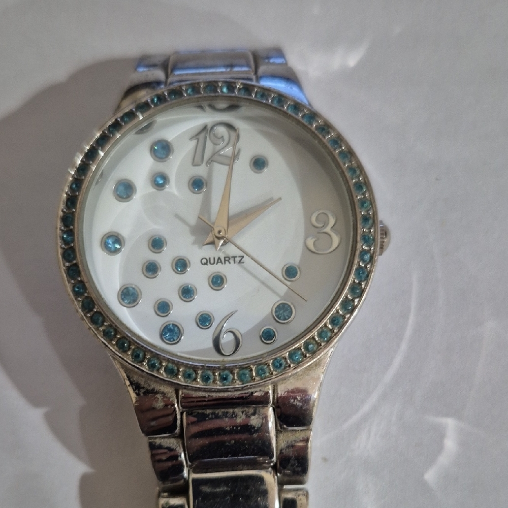 Women's Quartz Watch Silver Tone with Blue Crystal Rhinestone Bezel Watch